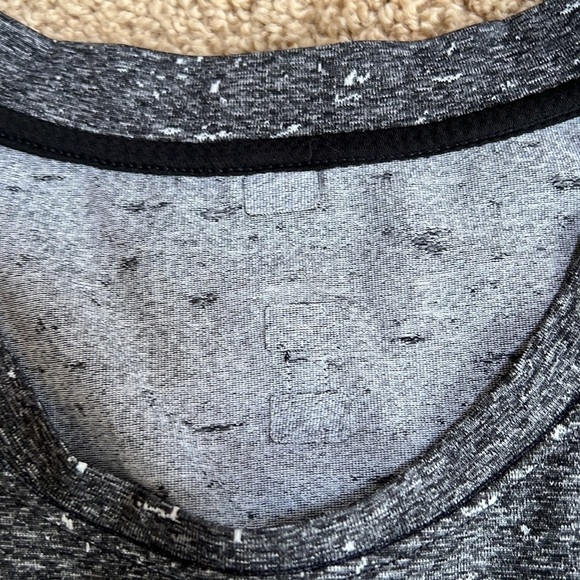 Lululemon Athletica grey mens long sleeve tee. - Picture 2 of 9